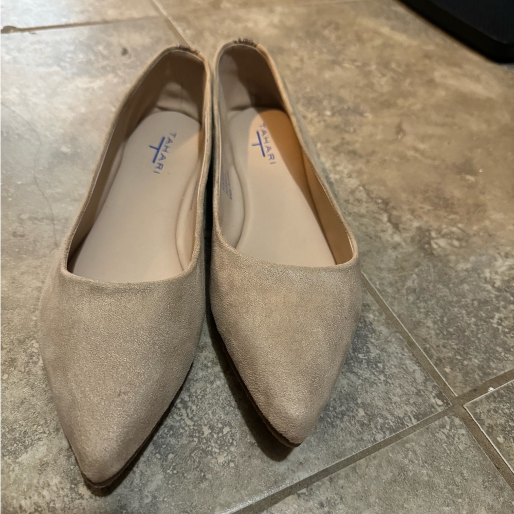 Tahari shoes